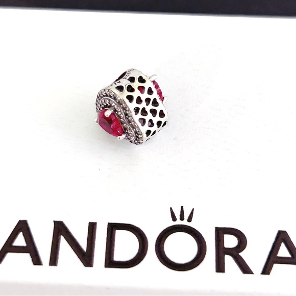 PANDORA Sparkling Levelled Heart Charm w/box - Picture 4 of 7